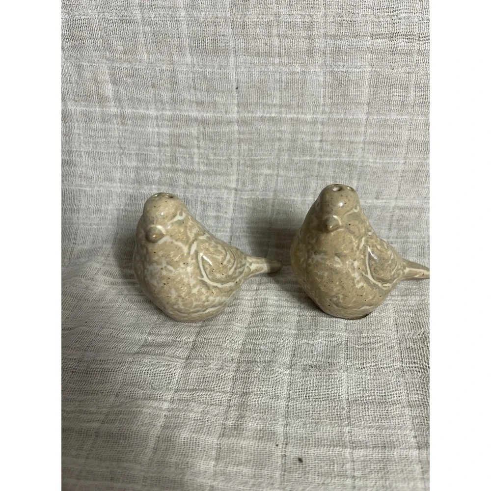 The Bridge Collection‎ Song Bird Salt And Pepper Shakers 2.5 In Speckled Tan